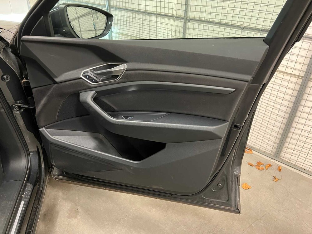 Audi e-tron Sportback 55 quattro Business edition 95 kWh 408hp 2020 (Original-NL+1st owner), J-468-ZG