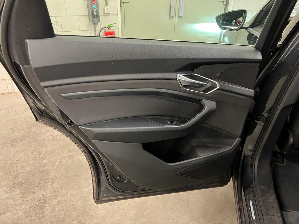 Audi e-tron Sportback 55 quattro Business edition 95 kWh 408hp 2020 (Original-NL+1st owner), J-468-ZG