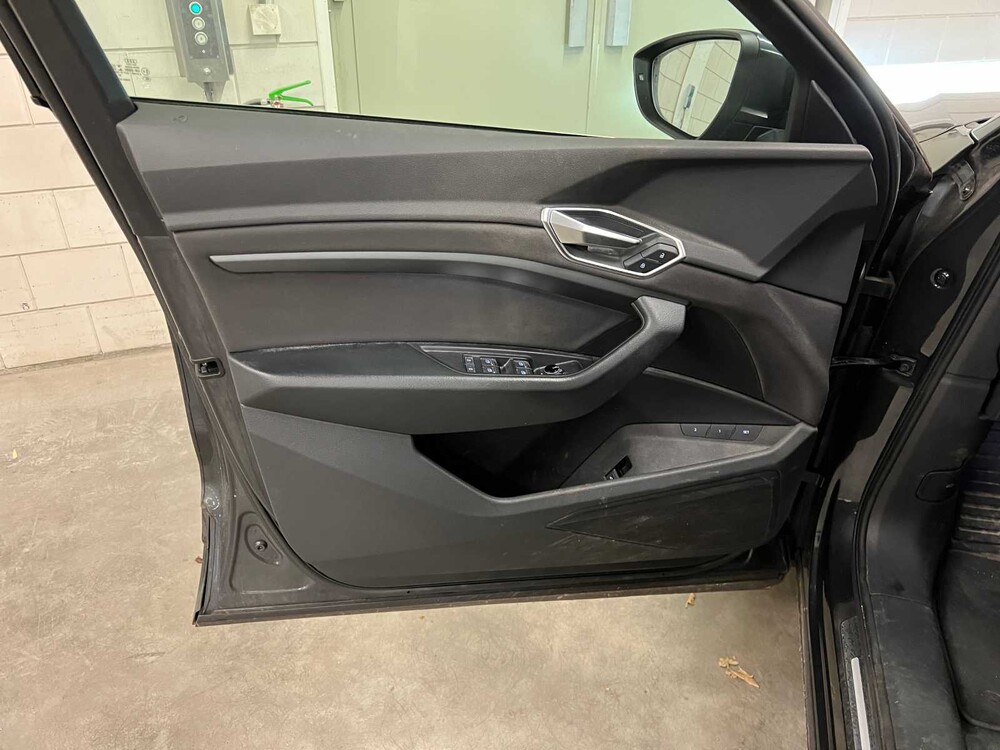 Audi e-tron Sportback 55 quattro Business edition 95 kWh 408hp 2020 (Original-NL+1st owner), J-468-ZG