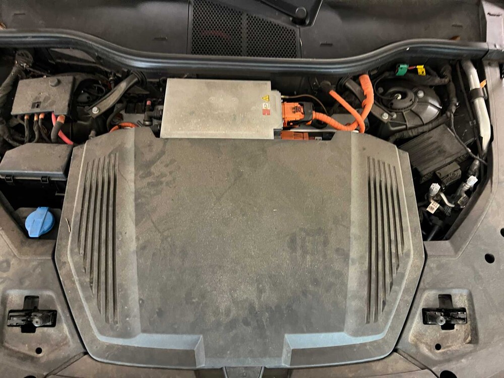 Audi e-tron Sportback 55 quattro Business edition 95 kWh 408hp 2020 (Original-NL+1st owner), J-468-ZG