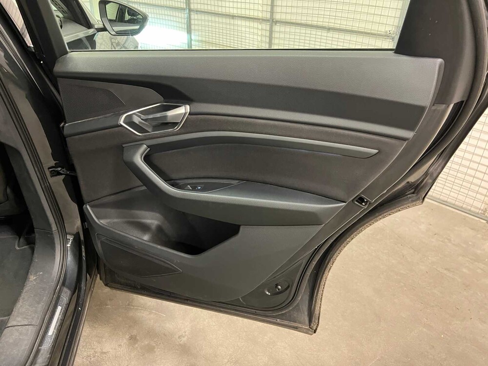 Audi e-tron Sportback 55 quattro Business edition 95 kWh 408hp 2020 (Original-NL+1st owner), J-468-ZG