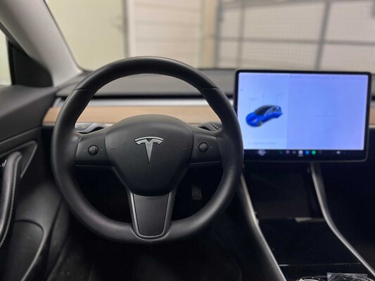 Tesla Model 3 Standard RWD Plus 60 kWh 2019 (Original-NL+1. Besitzer), G-103-TK