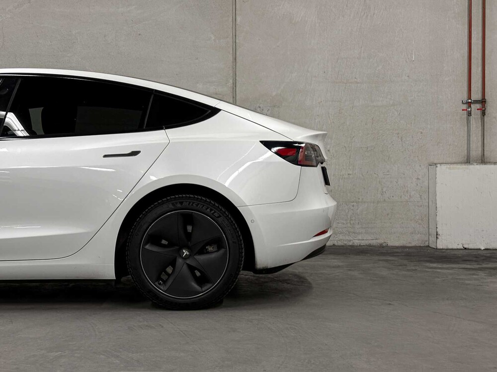 Tesla Model 3 Standard RWD Plus 60 kWh 2019 (Original-NL+1st owner), G-114-FG