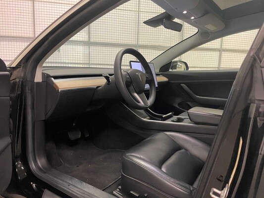 Tesla Model 3 Standard RWD Plus 60 kWh 2019 (Original-NL+1. Besitzer), G-201-RB