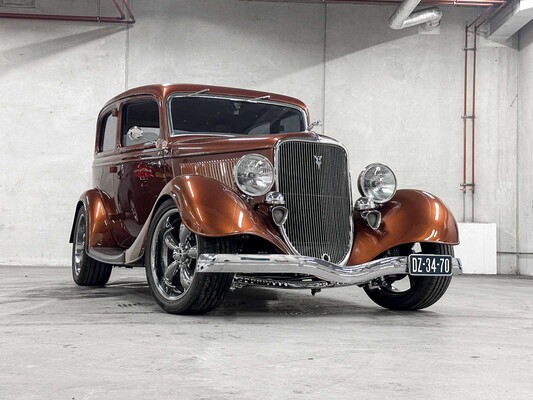 Ford Tudor V8 Limousine -Resto-Mod- 300PS 1933 (327 Corvette Motor), DZ-34-70