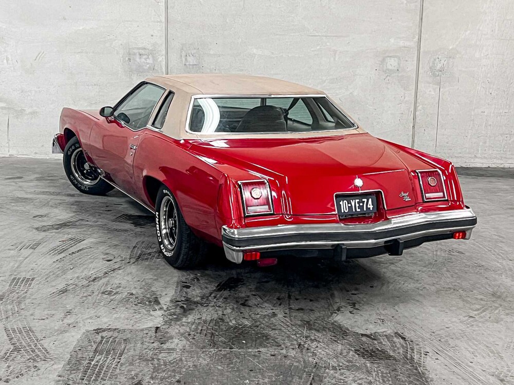 Pontiac Grand Prix 4.9 V8 Coupe 136hp 1977, 10-YE-74