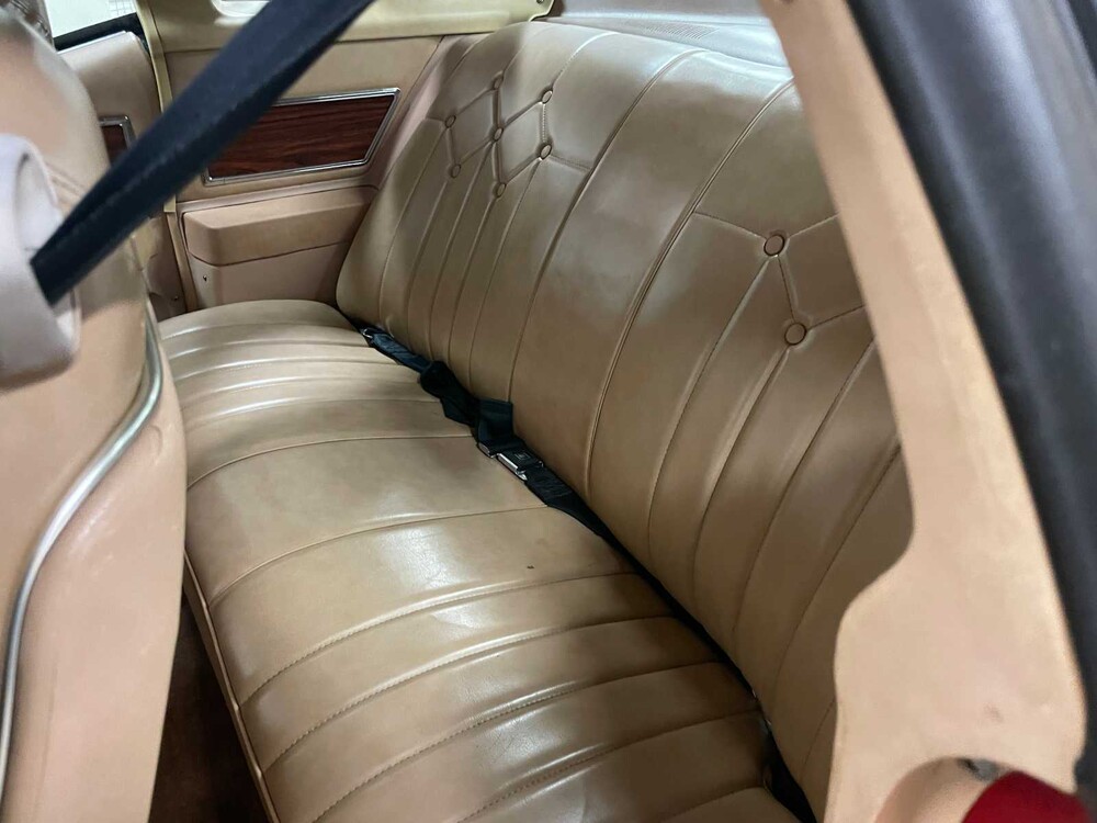 Pontiac Grand Prix 4.9 V8 Coupe 136hp 1977, 10-YE-74