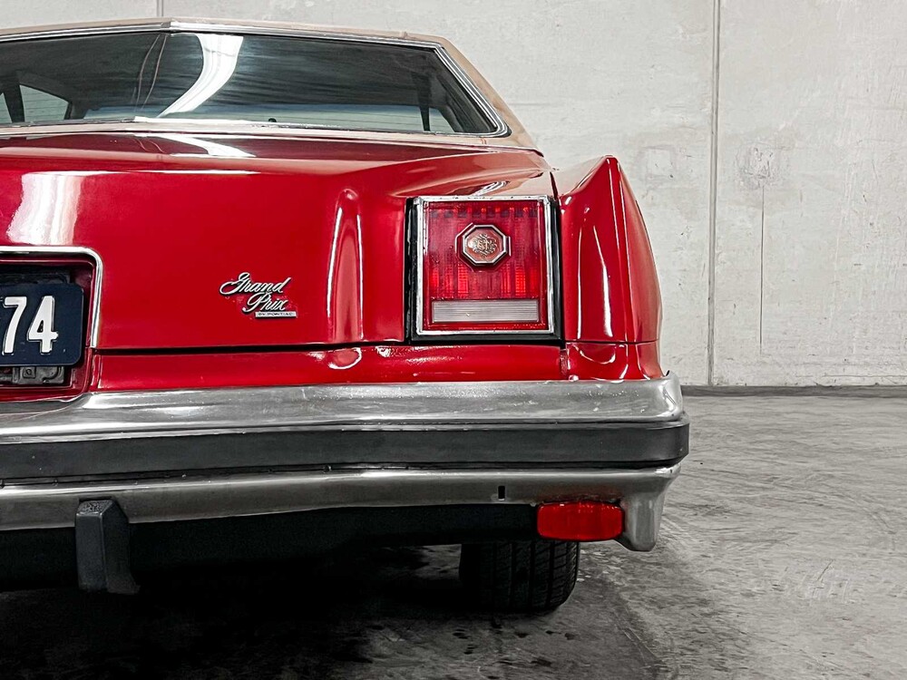 Pontiac Grand Prix 4.9 V8 Coupe 136hp 1977, 10-YE-74