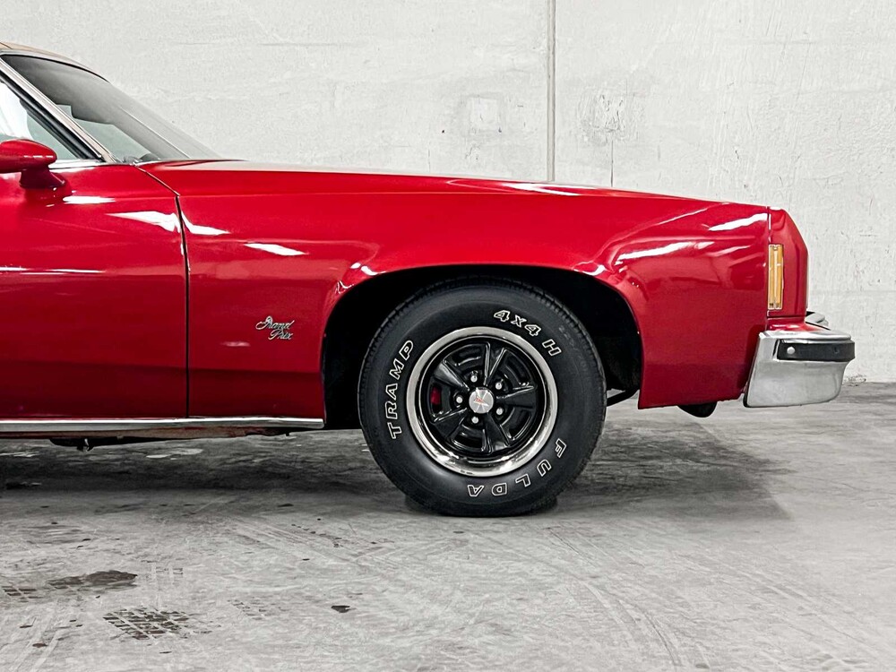 Pontiac Grand Prix 4.9 V8 Coupe 136hp 1977, 10-YE-74