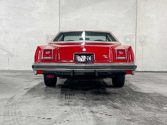 Pontiac Grand Prix 4.9 V8 Coupe 136PS 1977, 10-YE-74