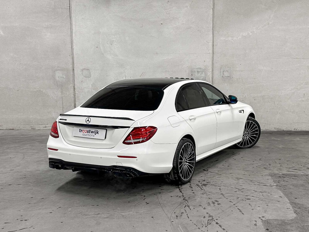 Mercedes-Benz E300 AMG 245hp 2019 E-Class, P-728-TX
