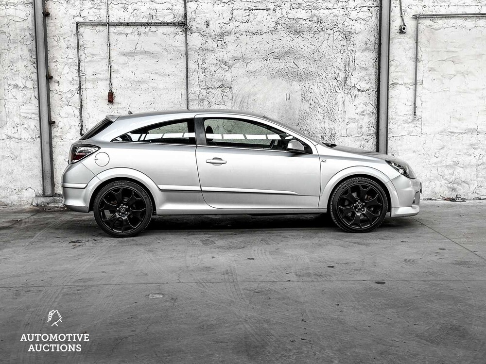 Opel Astra GTC 2.0 T OPC 2009, RB-172-H