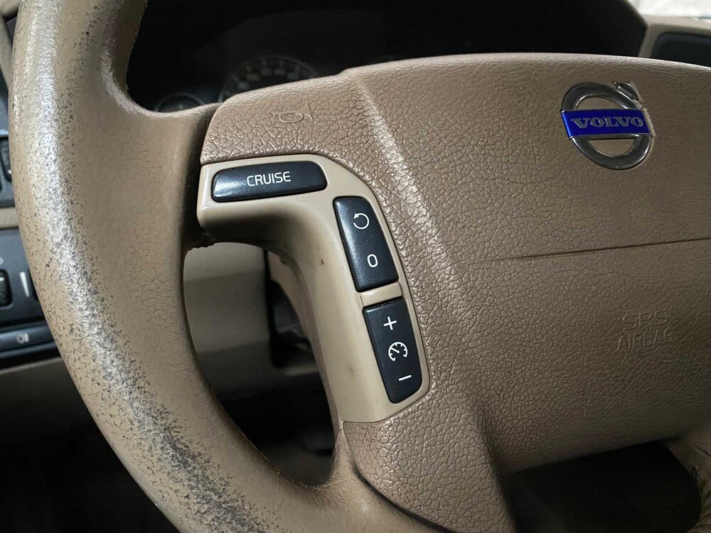 Volvo V70 2.4D 131pk 2004, H-082-NK