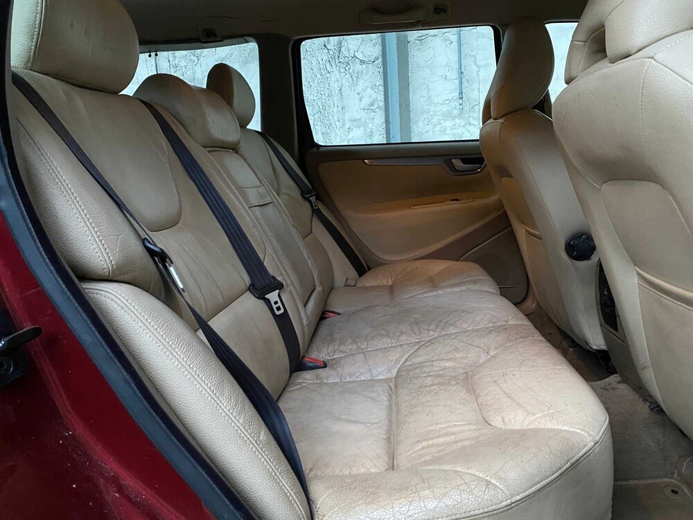 Volvo V70 2.4D 131pk 2004, H-082-NK