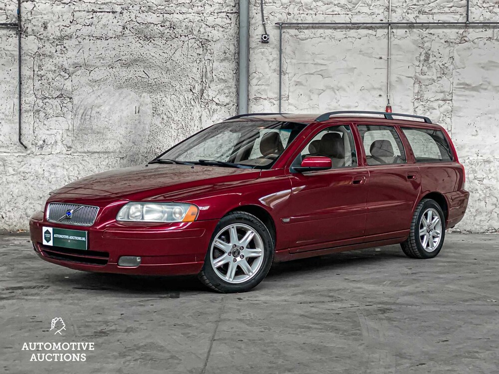 Volvo V70 2.4D 131pk 2004, H-082-NK