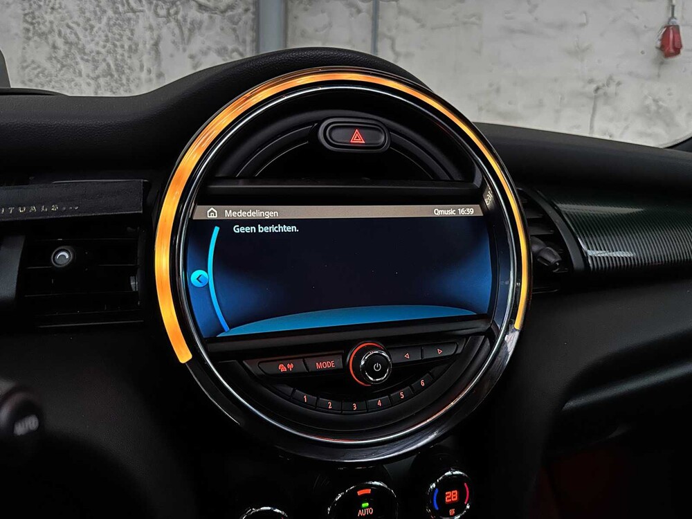 Mini 1.5 Cooper 60 Years Edition 136pk 2019 -Orig. NL-, ZL-236-Z