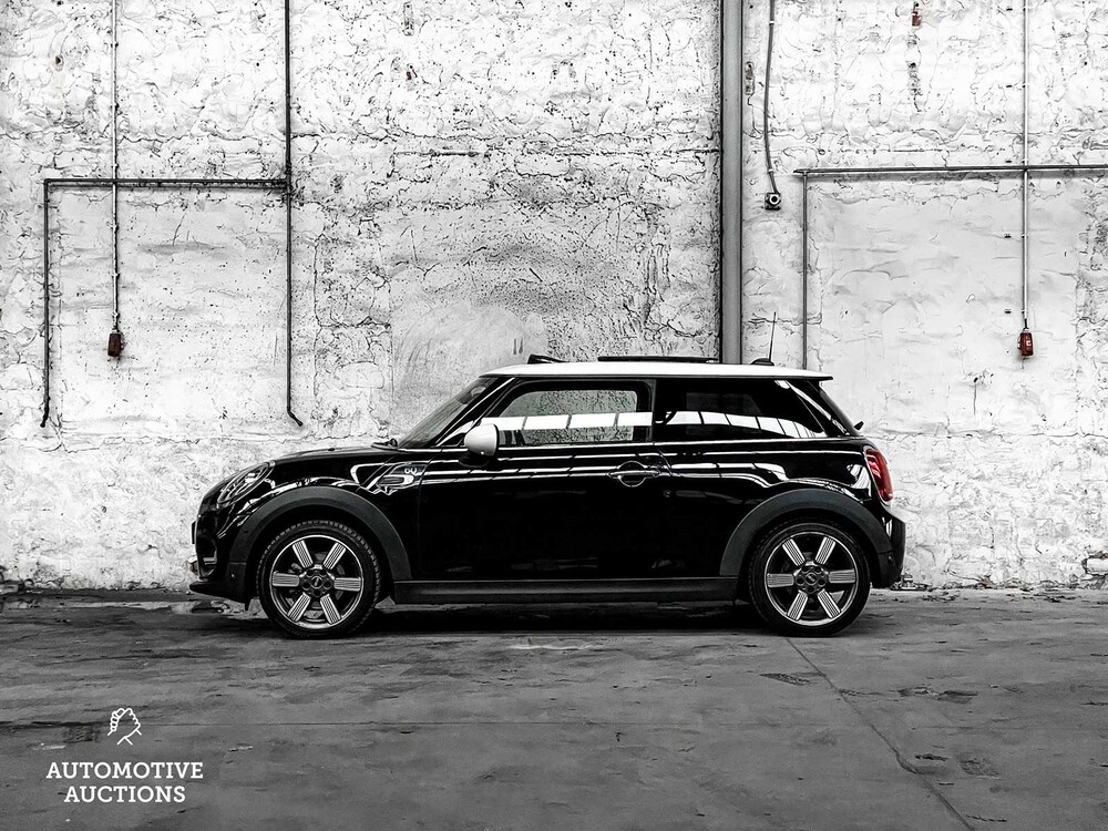 Mini 1.5 Cooper 60 Years Edition 136pk 2019 -Orig. NL-, ZL-236-Z