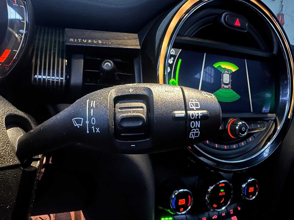 Mini 1.5 Cooper 60 Years Edition 136pk 2019 -Orig. NL-, ZL-236-Z