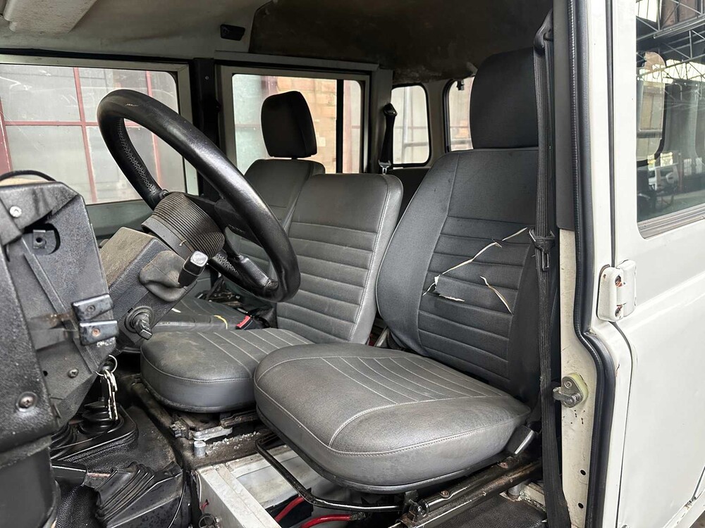 Land Rover Defender 2.5 TD5 130