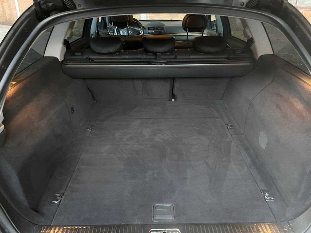 Mercedes-Benz E55 AMG Combi 5.5 V8 476PS 2005 -Youngtimer- 