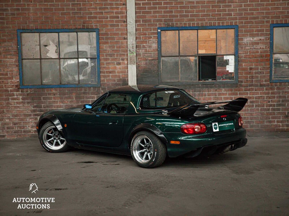 Mazda MX-5 1.6i Touring 220pk 2001, 27-XB-SP