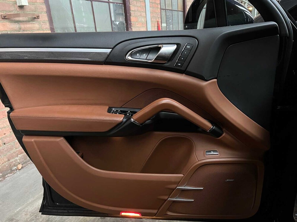 Porsche Cayenne S E-Hybrid 3.0 V6 416pk Sport-Chrono 2015 ORIG-NL, HR-863-Z