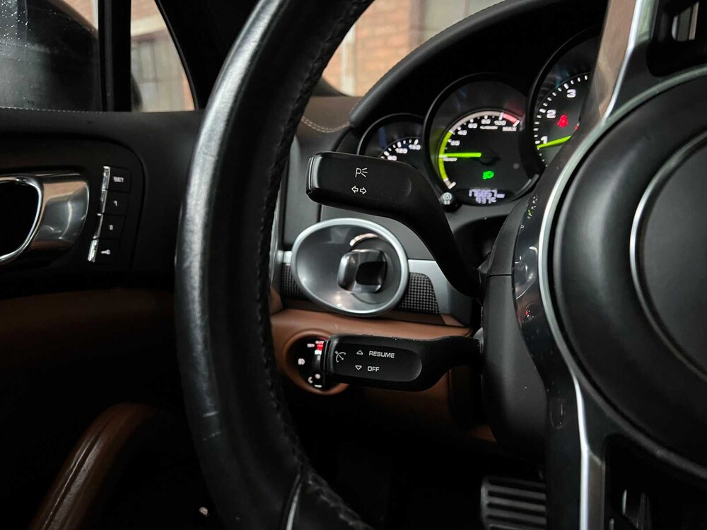 Porsche Cayenne S E-Hybrid 3.0 V6 416pk Sport-Chrono 2015 ORIG-NL, HR-863-Z