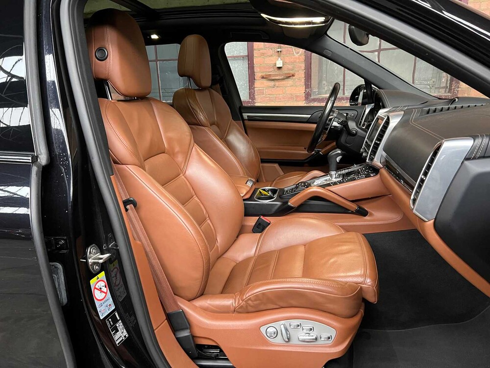 Porsche Cayenne S E-Hybrid 3.0 V6 416pk Sport-Chrono 2015 ORIG-NL, HR-863-Z