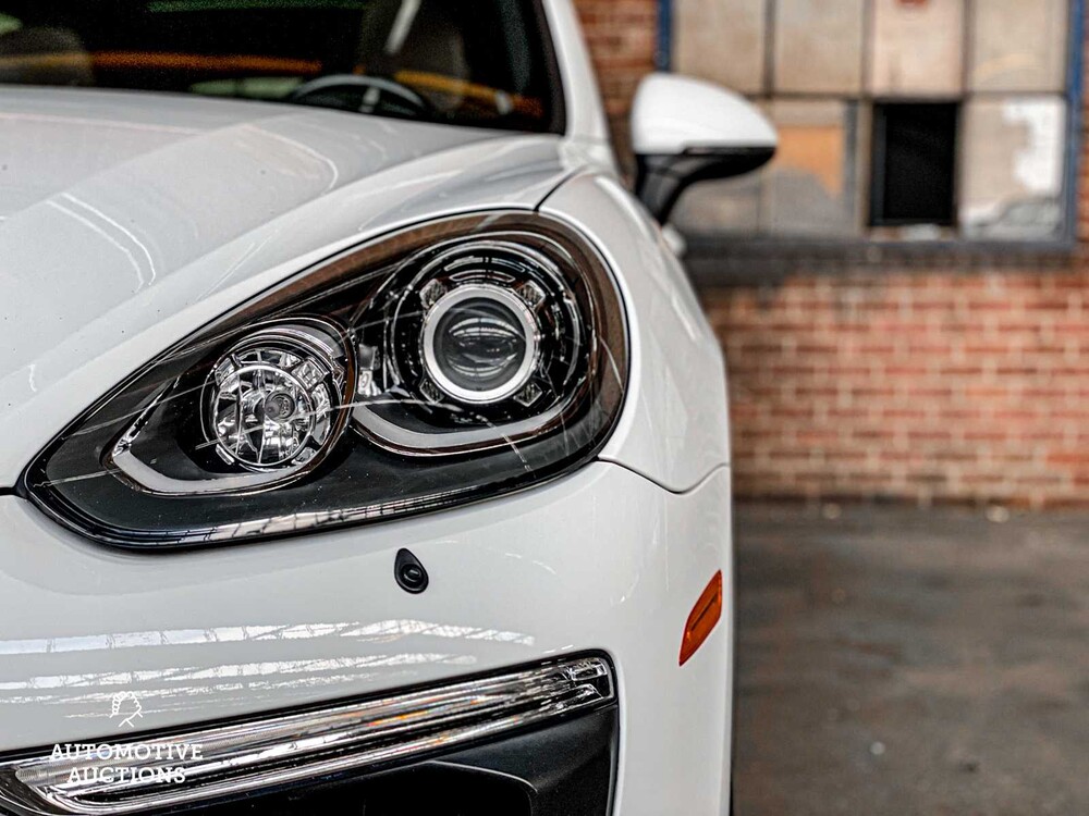Porsche Cayenne S E-Hybrid 3.0 V6 Platinum Edition 416pk 2016, H-372-HK