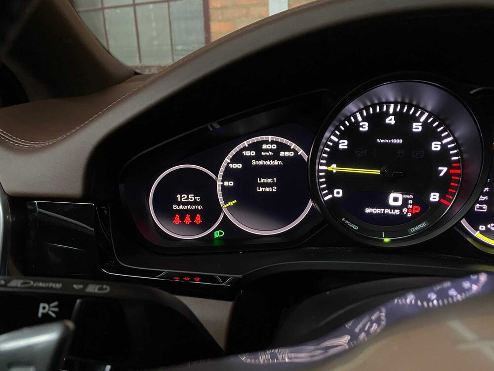 Porsche Cayenne Coupe E-Hybrid 3.0 V6 Sport-Chrono 470pk 2021 ORIG-NL, K-103-NB