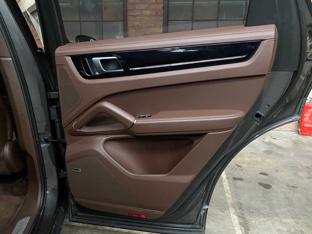 Porsche Cayenne Coupe E-Hybrid 3.0 V6 Sport-Chrono 470pk 2021 ORIG-NL, K-103-NB