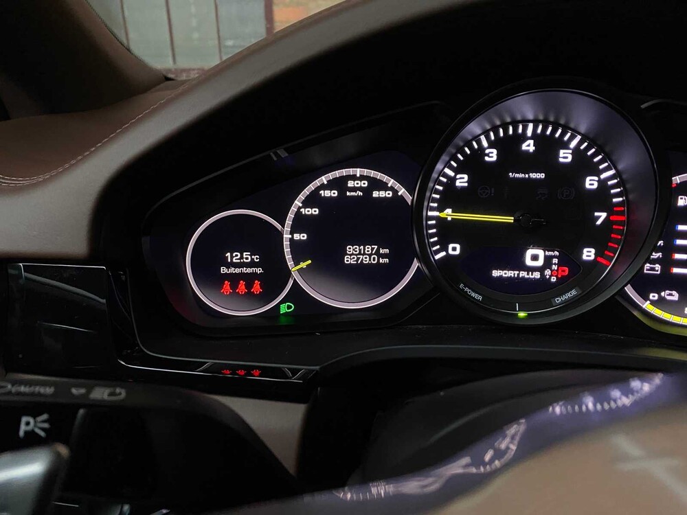 Porsche Cayenne Coupe E-Hybrid 3.0 V6 Sport-Chrono 470pk 2021 ORIG-NL, K-103-NB