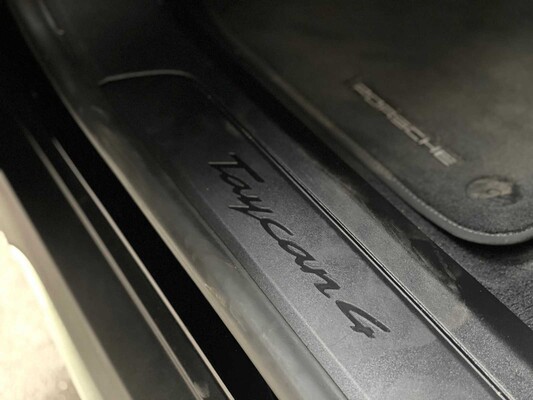 Porsche Taycan 4 Cross Turismo Performance Sport-Chrono 476hp 2023 -Manufacturer's Warranty-