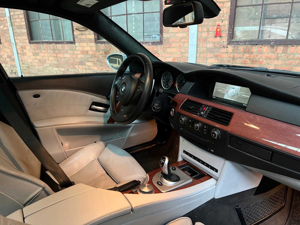 BMW M5 E60 5.0 V10 507pk 2006 -Youngtimer-