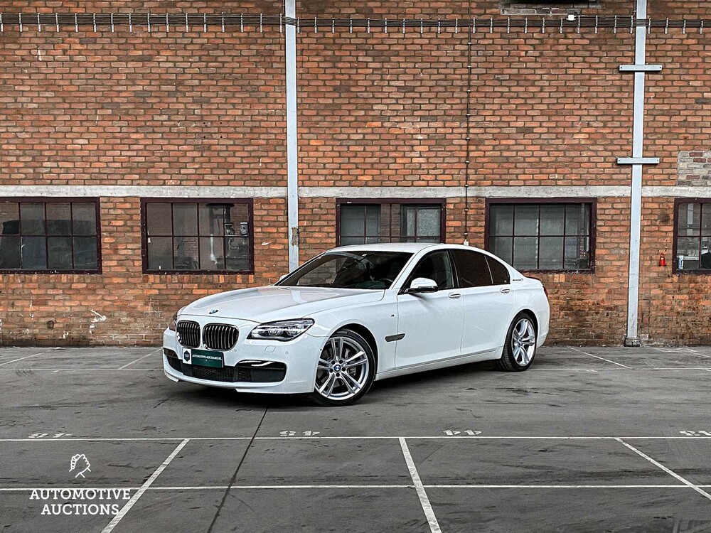 BMW ActiveHybrid7 M-Sport 3.0 L6 354pk 2014