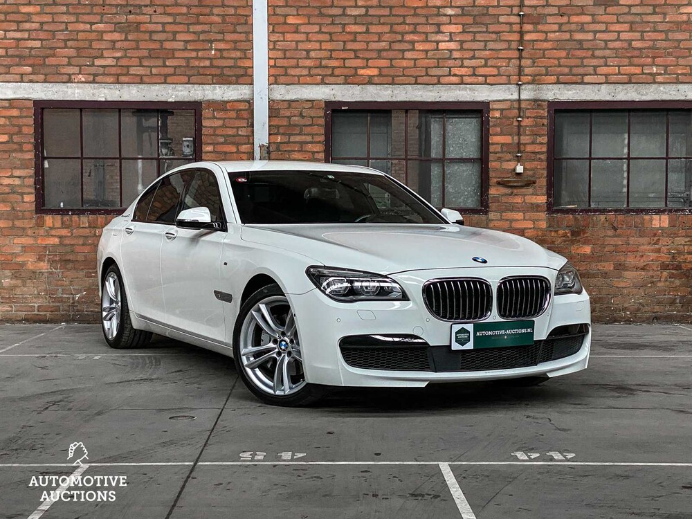 BMW ActiveHybrid7 M-Sport 3.0 L6 354pk 2014