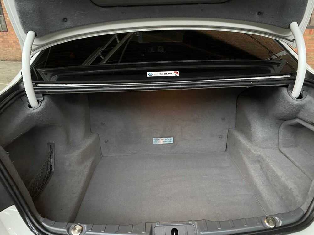 BMW ActiveHybrid7 M-Sport 3.0 L6 354pk 2014