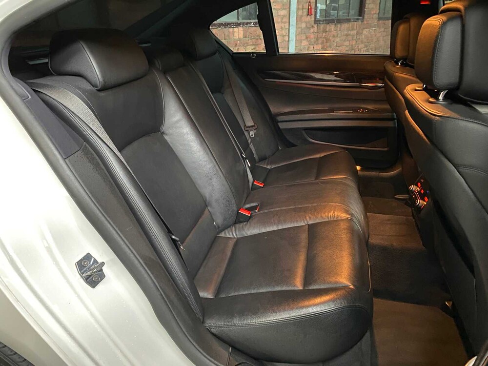 BMW ActiveHybrid7 M-Sport 3.0 L6 354pk 2014