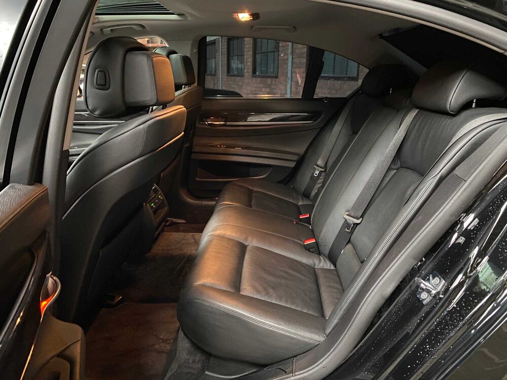 BMW 740i High Executive 3.0 L6 7-serie 326pk 2009