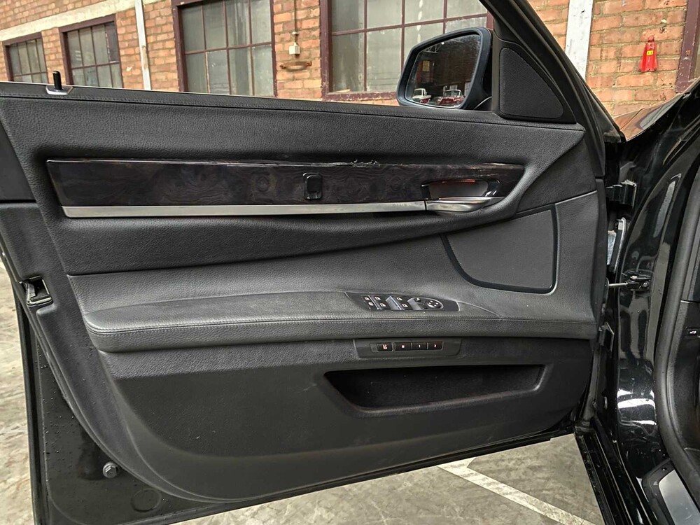 BMW 740i High Executive 3.0 L6 7-serie 326pk 2009