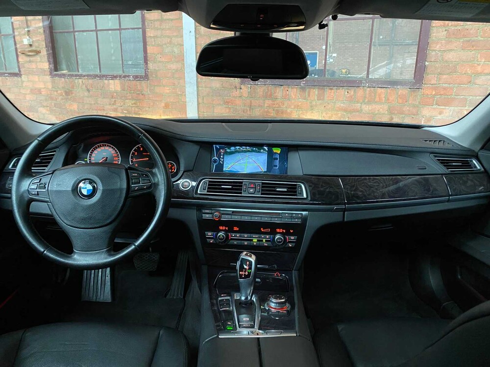 BMW 740i High Executive 3.0 L6 7-serie 326pk 2009