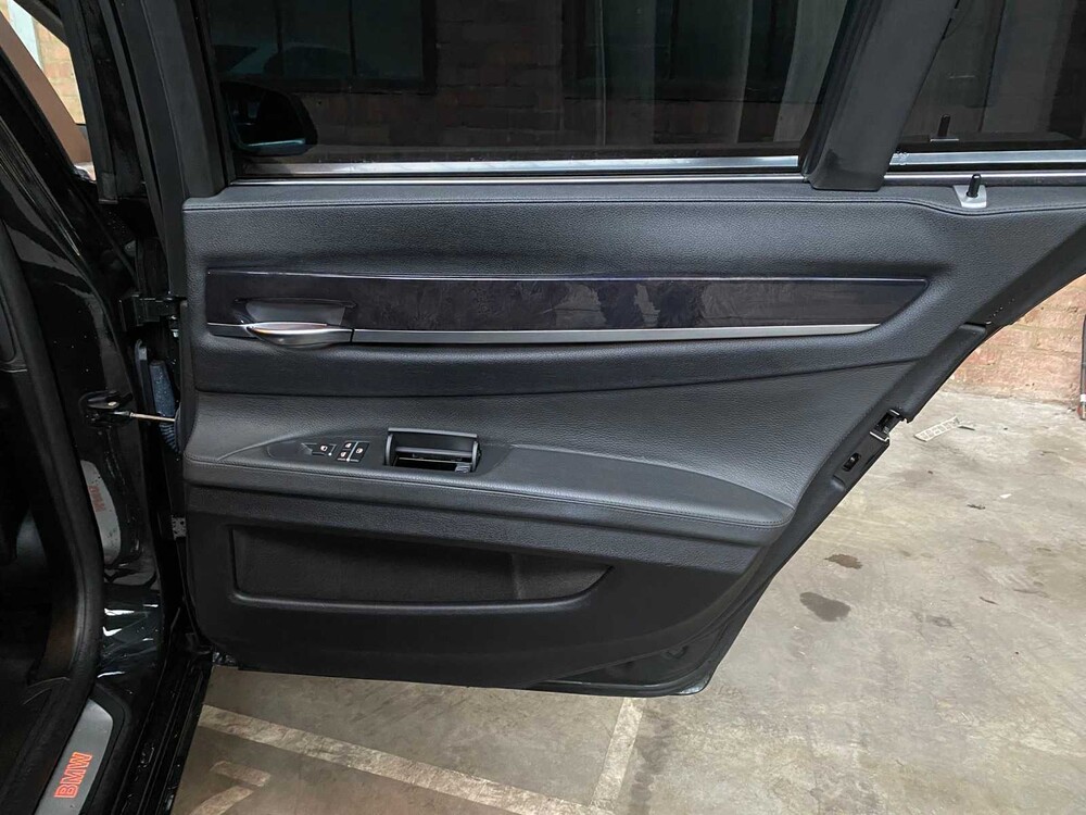 BMW 740i High Executive 3.0 L6 7-serie 326pk 2009