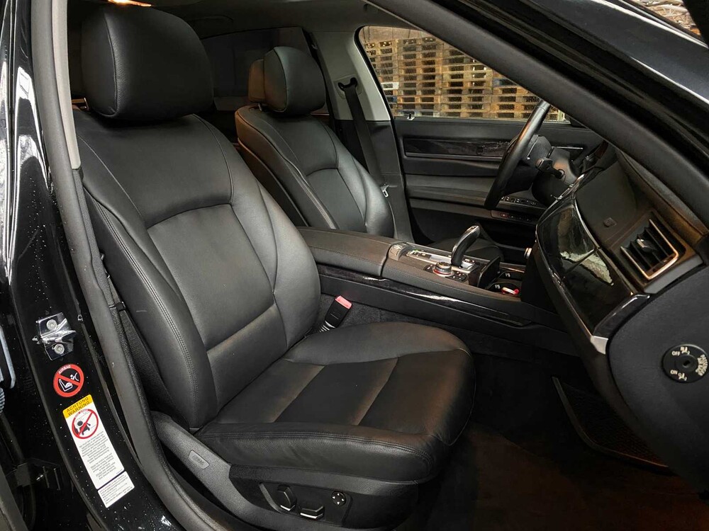 BMW 740i High Executive 3.0 L6 7-serie 326pk 2009