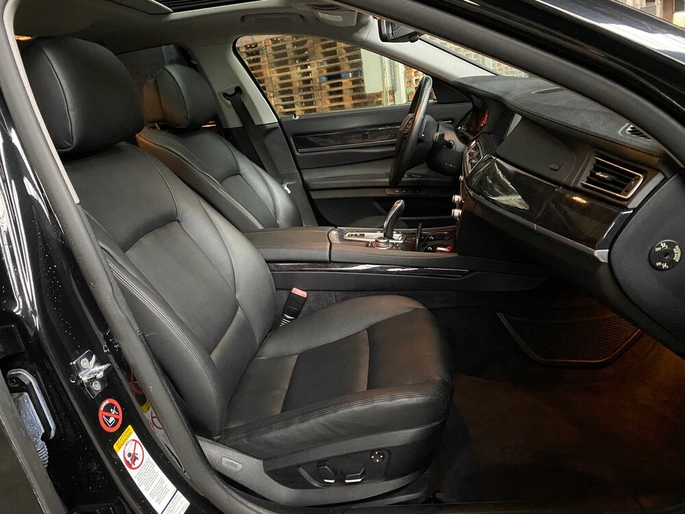 BMW 740i High Executive 3.0 L6 7-serie 326pk 2009