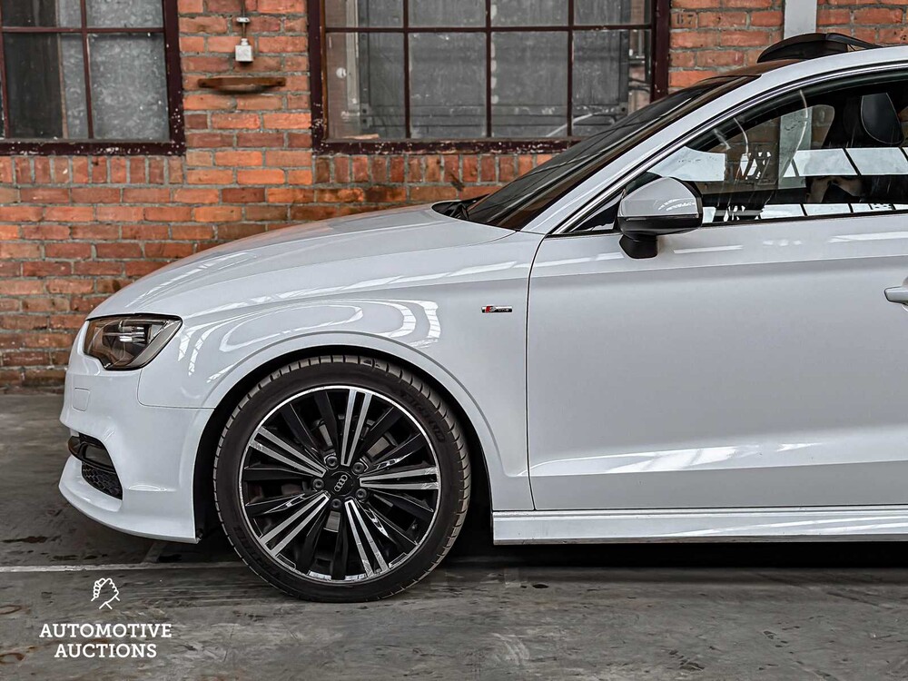 Audi A3 Limousine S-Line 1.4 TFSI CoD Ambition Pro Line S 140pk 2014 ORIG-NL, 7-TXL-63