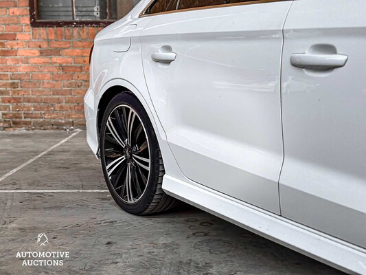 Audi A3 Limousine S-Line 1.4 TFSI CoD Ambition Pro Line S 140PS 2014 ORIG-UK, 7-TXL-63
