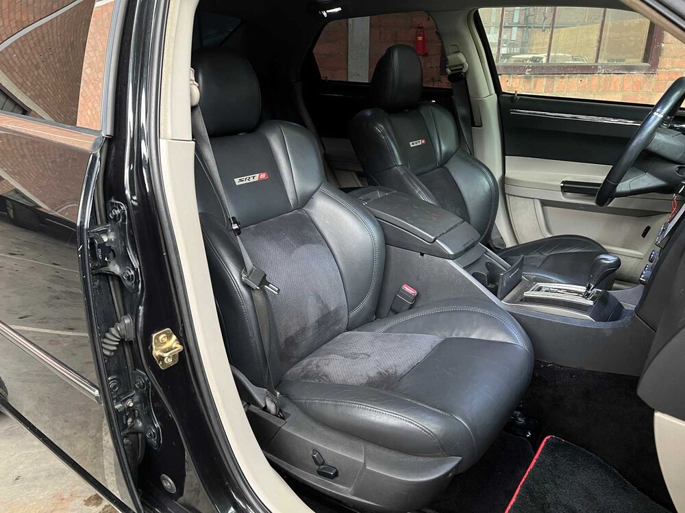 Chrystler 300C SRT8 6.1 V8 425pk 2010