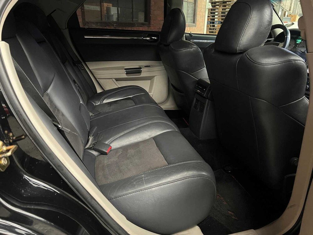 Chrystler 300C SRT8 6.1 V8 425pk 2010