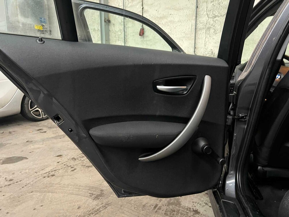 BMW 1-series 118i 129hp 2005 -Orig. NL-, 27-RB-SF