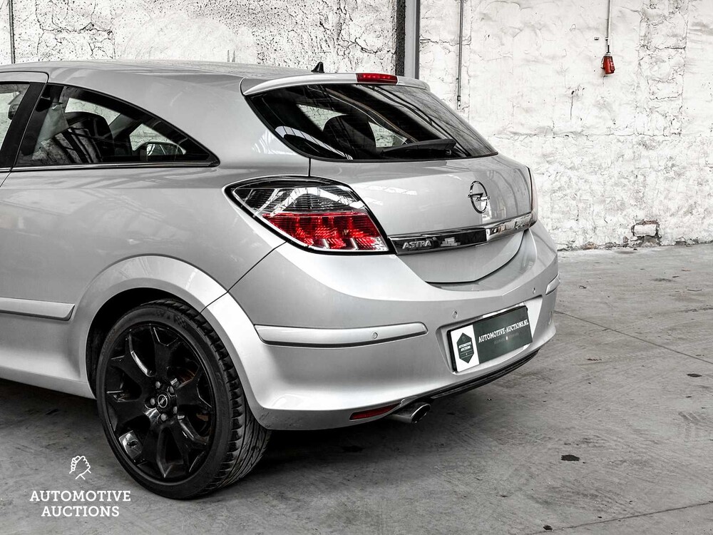 Opel Astra GTC 2.0 T OPC 2009, RB-172-H